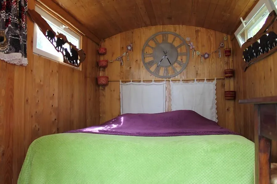 Le Git'An Roulotte Hotel Bessey Campsite